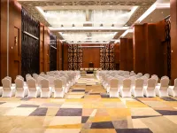 Wyndham Doha West Bay Hotels near Dafna Park,