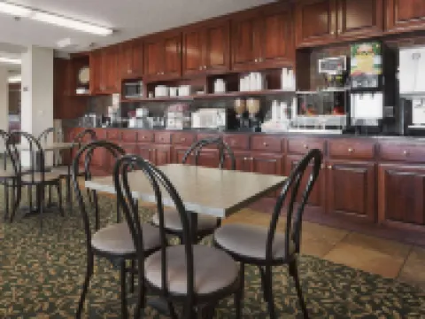 Super 8 by Wyndham Sioux Falls/41st Street Hotels in Sioux Falls