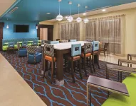 La Quinta Inn & Suites by Wyndham Beeville - breakfast
