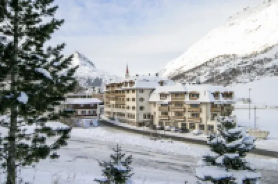 알펜리조트 플루크트호른  호텔