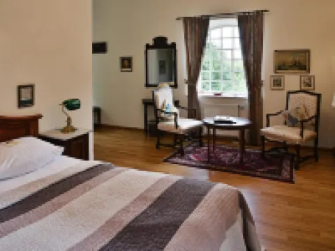 ブルク ブートツィリア カルカーのホテル