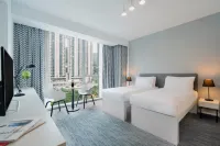 Grand Bay View Hotel Hotels near Riviera Plaza