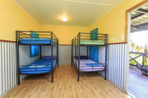 Scotty's Mission Beach Hotels in Tully