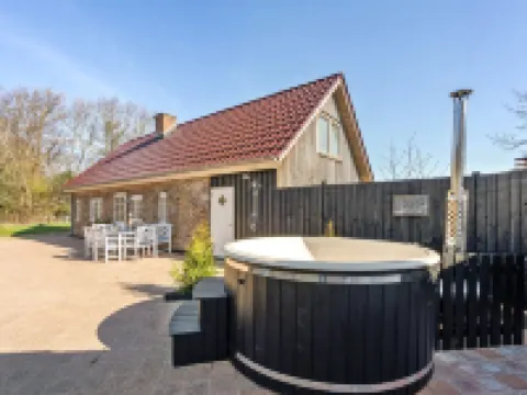 "Malene" - 700m to the Fjord Hotels in Ulfborg