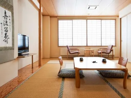 Yumoto Orofure-Soh Отели рядом с достопримечательностью «Shinnoboribetsu Bridge»