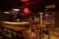 พาโรแซนด์ ฮานอย โฮเทลแอนด์อพาร์ทเมนท์