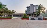 Hotel Aaradhya - parking