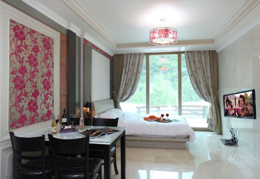 구름에달가듯이 펜션