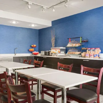 Travelodge by Wyndham Windsor