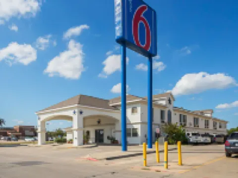 Motel 6 Irving, TX - Irving DFW Airport South Hotels in Irving