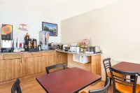 슈퍼 8 바이 윈덤 몽고메리 메이브룩 모텔