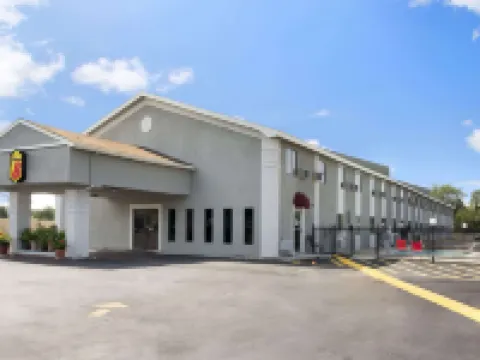 Super 8 by Wyndham Ardmore Hotels in Ardmore