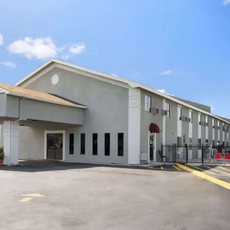 Super 8 by Wyndham Ardmore