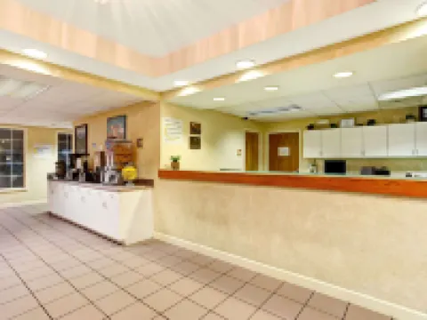 Super 8 by Wyndham Smithfield/Selma Hotels in Smithfield