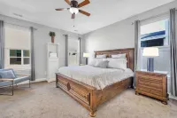 Coastal Home w/ Yard < 1 Mi to Old Town Bluffton! - parking