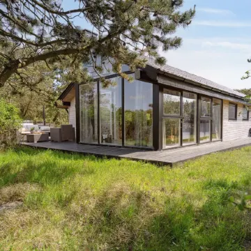 "Julie" - 1.5km from the Sea