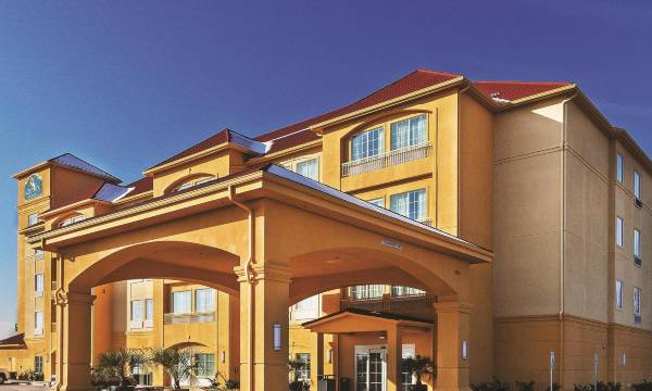 La Quinta Inn & Suites by Wyndham Fort Worth Arlington West