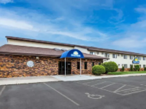 Days Inn by Wyndham Monticello Hotels in Wright County