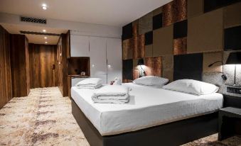 Hollywood Hotel