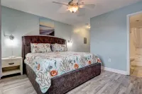 Tiffany's Motel & Condos Hotel di North Topsail Beach