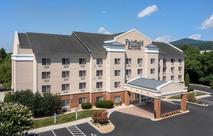 Fairfield Inn & Suites Roanoke Hollins/I-81