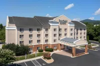 Fairfield Inn & Suites Roanoke Hollins/I-81 - 3 stjerner