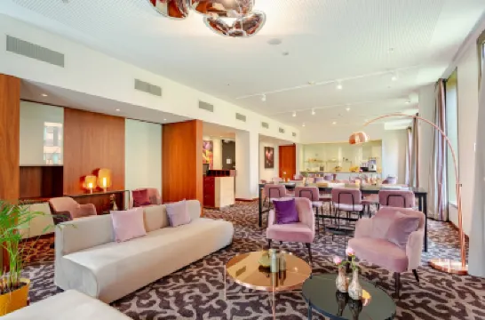 Crowne Plaza AMSTERDAM - SOUTH by IHG 자위덜암스텔 주변 호텔