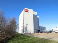 Ibis Bourgoin Jallieu Medipole Hotels in L'Isle-d'Abeau