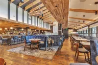 Gravity Haus Vail - bar