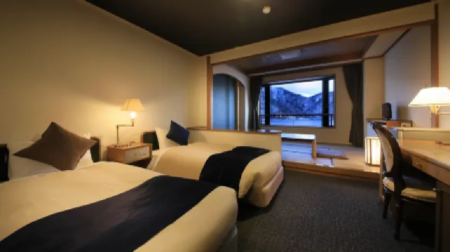 ยูโตเรโละ นิกโกะ - โฮสเทล