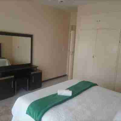 Spacious Executive Holiday Apartment in Bulawayo Rooms