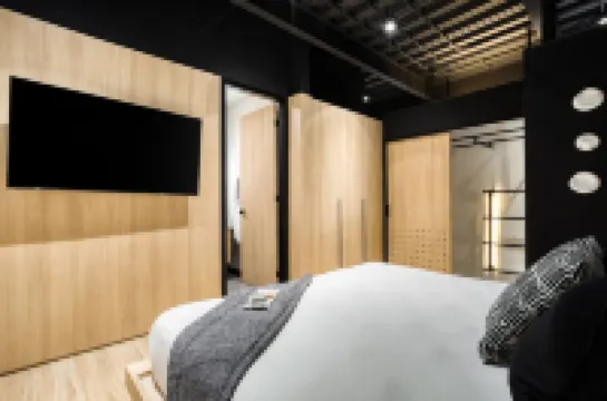 Downtown ดีไซน์เนอร์ อพาร์ทเม้นท์ โดย ULIV