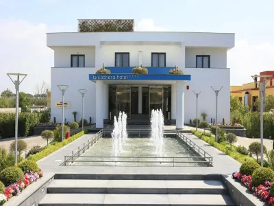 La Costiera Hotel Отели рядом с достопримечательностью «Bar tabacchi il tempio del caffe»