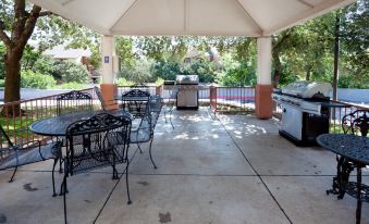 Sonesta Simply Suites Austin the Domain Area