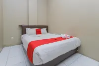RedDoorz Near BG Junction Surabaya Hotels in Bubutan