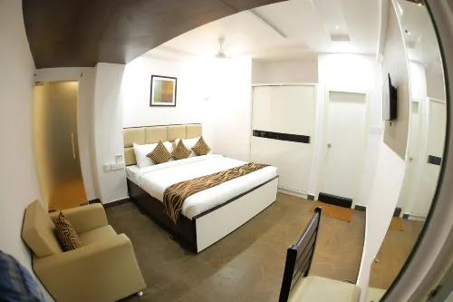 Hotel V Royal Park - 駐車場