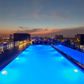 The Waverly Hotel & Residences Отели рядом с достопримечательностью «Торговый центр VR Bengaluru»