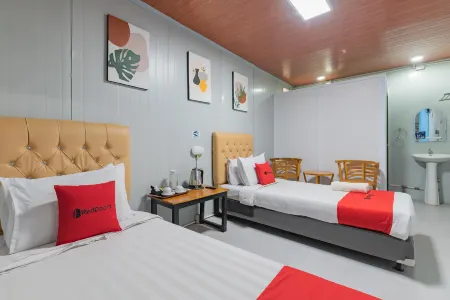 RedDoorz Container @ Teras Cimanuk Garut