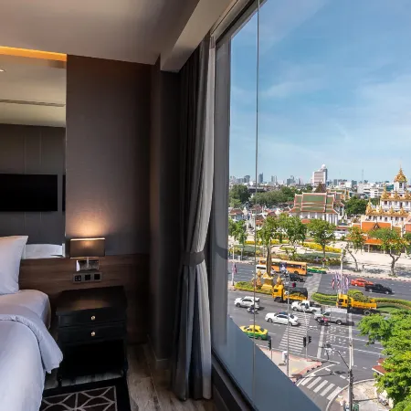 Ayathorn Bangkok Отели рядом с достопримечательностью «Школа Сатривитайя»