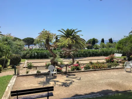 Les Jardins d'Ys Отели в г. Рокбрюн-Сюр-Аржан