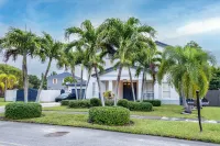 Miami Getaway Heated Pool House & Pool Table Villa