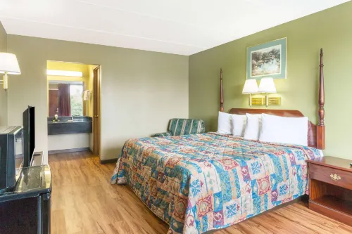 Super 8 by Wyndham Kingsport /I-81 Hotels in Colonial Heights