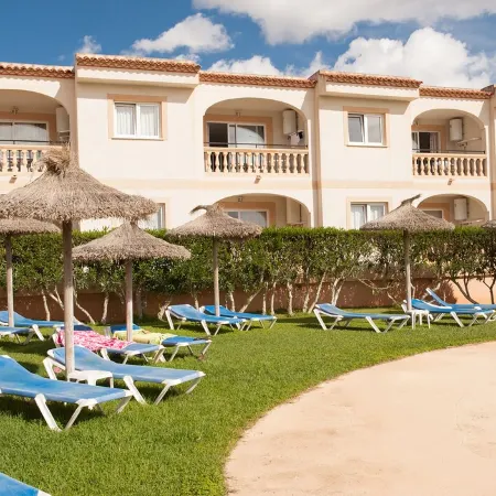 Apartamentos Sol Romántica by Dot Suites