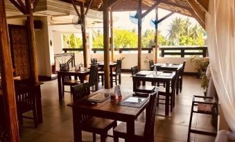 Everyday Sunday Formerly Carl's Island Inn