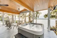 Hot Tub and Fire Pit Lakefront Home on Lake Eloise