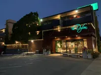 The Dylan Hotel at SFO Hotels near Millbrae Square