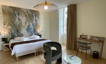 4. Hôtel & ..