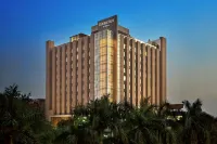 DoubleTree by Hilton Gurugram Baani Square - Cheap