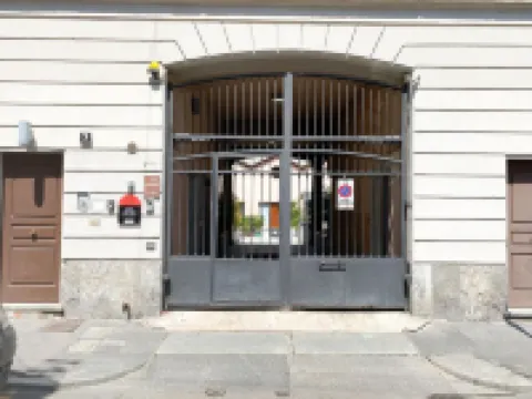 簡易米蘭客房和公寓 鄰近聖貝納迪諾骸骨教堂的酒店