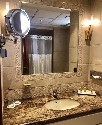 ナイルビュー喫煙ワンベッドルームスイート ヒルトン ザマレック レジデンス カイロの写真